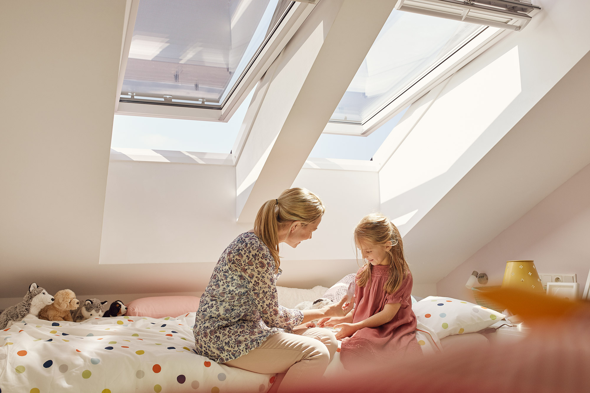 VELUX 벨룩스 지붕창 GGU - 작동과 청소가 간편합니다.